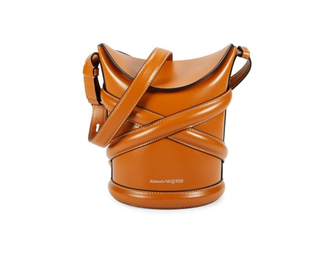 ALEXANDER MCQUEEN
Curve Leather Bucket Bag